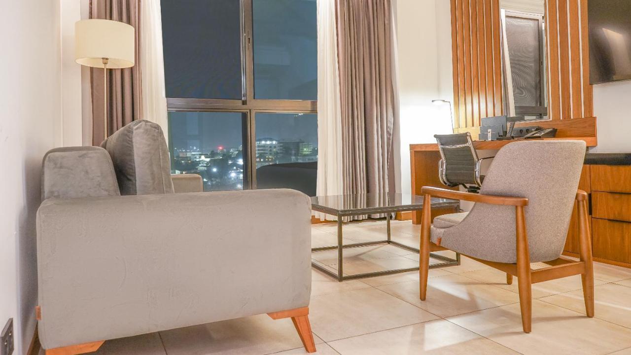 Star Land Hotel Bastos Yaoundé Zewnętrze zdjęcie