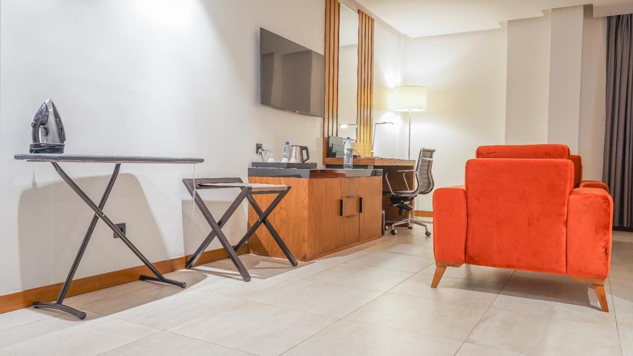 Star Land Hotel Bastos Yaoundé Zewnętrze zdjęcie